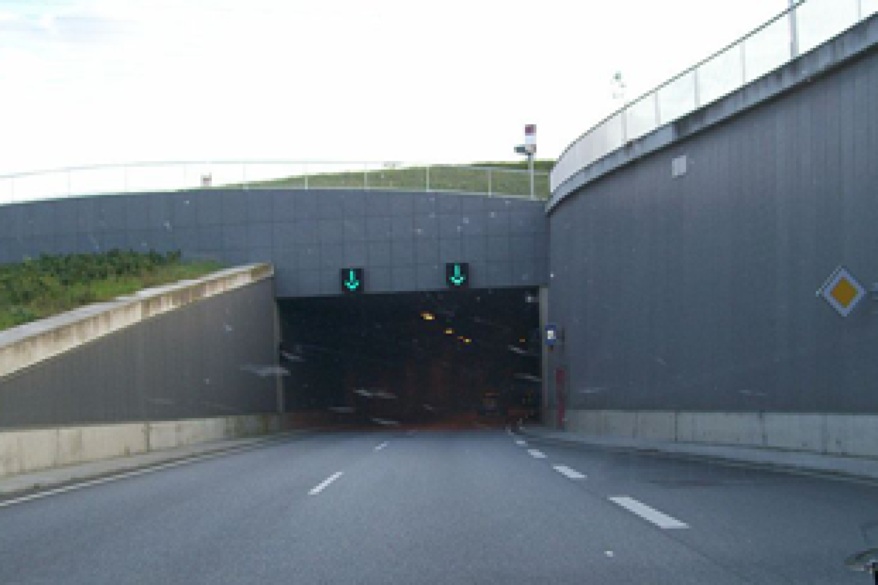 800px-HerrentunnelLuebeck